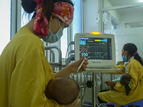 Vụ trẻ tử vong sau tiêm vắc-xin 5 trong 1: Thêm 4 bệnh nhi sốc phản vệ